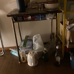 年季の入った中学校机