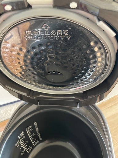 2014年製造 ZOJIRUSHI 炊飯器 5.5合炊き\n