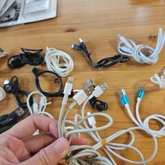 携帯の充電ケーブルの画像