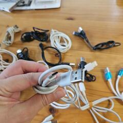携帯の充電ケーブルの画像
