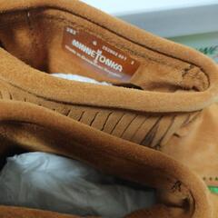 ミネトンカ 新品 バックジッパー スエードブーツ 282ブラウンの画像