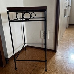 スツールの画像