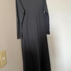 グレー　ロングワンピースの画像