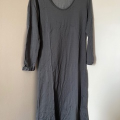 グレー　ロングワンピースの画像
