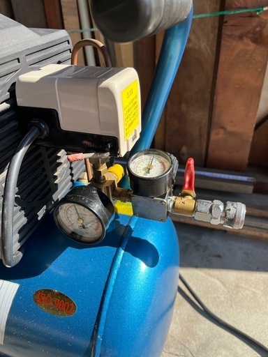 エアーコンプレッサー　ナカトミ産業