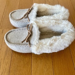 コストコ　Dearfoamsディアホームズ　もこもこシューズ　23〜23.5cmの画像