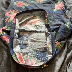 人気即売 H&M Haibisukasu pattern ボタニカル Teeの画像