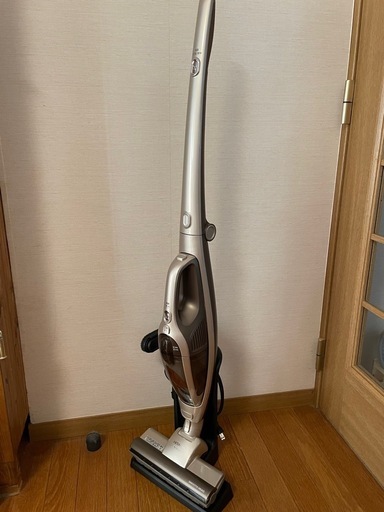 日立充電式掃除機　PV-BA100   2014年製