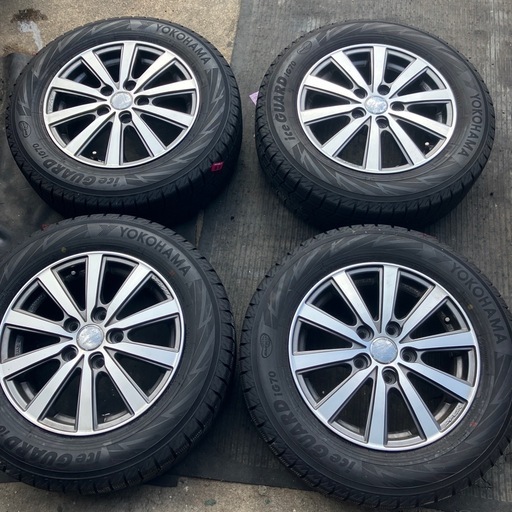 15インチ　スタッドレスタイヤ４本セット