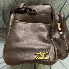 ２回ほど使用　値下げ19,800円→17,800円→16,800円→15,000円→13,500円→期間限定値下12,500円　反対側にミズノのビックロゴ　ミズノプロ　スポーツ用　野球　バック ボストンバッグ 黒 ショルダー 大容量 ブラックの画像