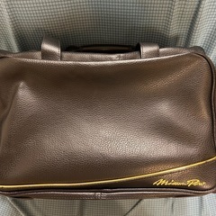 ２回ほど使用　値下げ19,800円→17,800円→16,800円→15,000円→13,500円→期間限定値下12,500円　反対側にミズノのビックロゴ　ミズノプロ　スポーツ用　野球　バック ボストンバッグ 黒 ショルダー 大容量 ブラックの画像