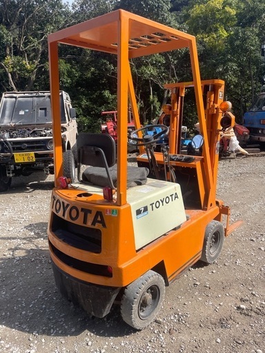 トヨタフォークリフト2FGL7 700kg　最終値下げ トヨタフォークリフト2FGL7 700kg 最終値下げ