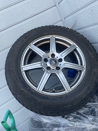 ブリヂストンスタッドレスタイヤ  4本セット　225/65R17 スタッドレスタイヤ ホイール  付き　ハリアーなど
