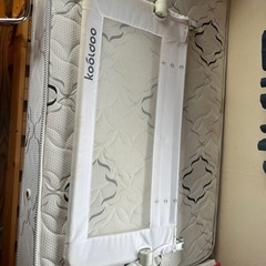 赤ちゃんの転倒防止　ベッドガード