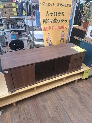 TV台　【ジャングルジャングルイズミヤ広陵店】