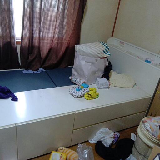 引き出し付きベッド