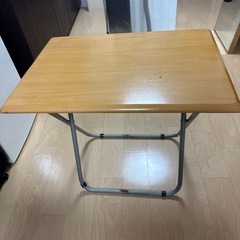折りたたみ卓テーブルの画像