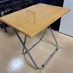 折りたたみ卓テーブルの画像