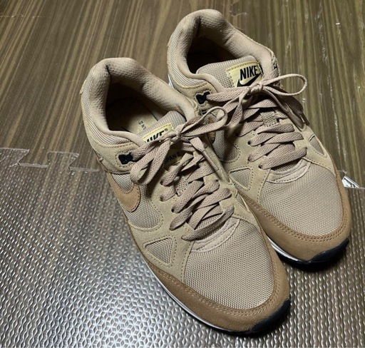 NIKEメンズ スニーカー AIR SHAX 26.5ＣＭ