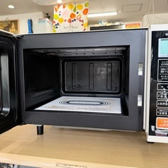 【美品‼️】東芝 2017年製 17Lオーブンレンジ 石窯オーブン フラット庫内 ホワイト♪の画像
