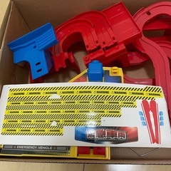緊急車両コースターDX パトカー　飛行機　救急隊の画像