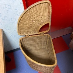 竹細工入れ物の画像