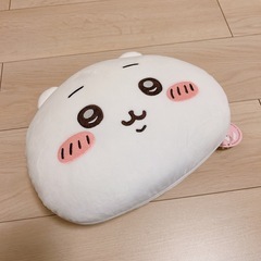 ちいかわ　ハチワレ　リバーシブルクッション