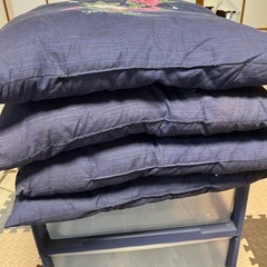 法事来客用、仏前などの座布団4つの画像