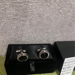 カフスボタン