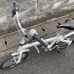【20インチ折りたたみ】美品❗️超軽量❗️アルミフレーム　外装6段変速、泥除け付❗️リヤタイヤ新品❗️若林自転車　膳所店　SALE中❗️の画像