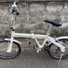 【20インチ折りたたみ】美品❗️超軽量❗️アルミフレーム　外装6段変速、泥除け付❗️リヤタイヤ新品❗️若林自転車　膳所店　SALE中❗️の画像