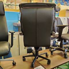 【愛品倶楽部柏店】FUJI FURNITURE (冨士ファニチア) エグゼクティブチェア 本革 リクライニング ロッキング ※昇降不具合有の画像