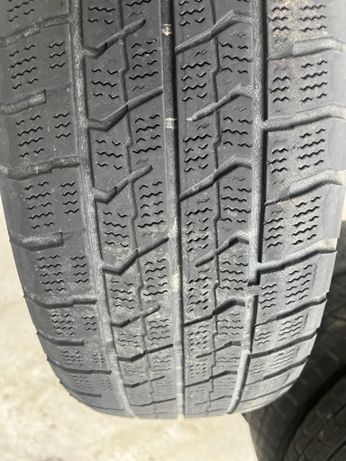 205/60R16中古スタッドレスタイヤ4本