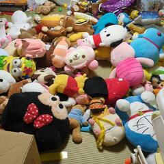 ゲーセンのUFOキャッチャーのぬいぐるみの画像