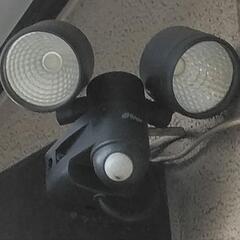 LED 2灯式　人感センサーライト💡