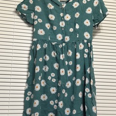 　earthmusic&ecology　レトロな花柄ワンピースの画像