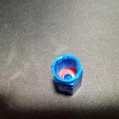 【未使用】バルブキャップ4個セット★ゴムリング付き【青、赤、金、銀、黒】の画像