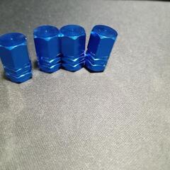 【未使用】バルブキャップ4個セット★ゴムリング付き【青、赤、金、銀、黒】の画像