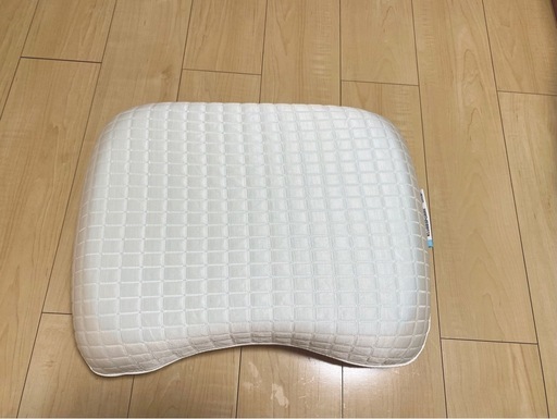 IKEA 枕　クルッブスポッレ