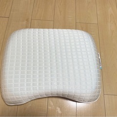 IKEA 枕　クルッブスポッレ