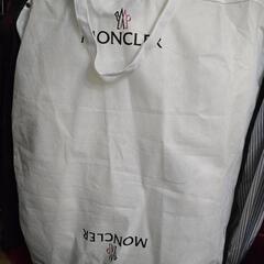 モンクール　ダウンの画像