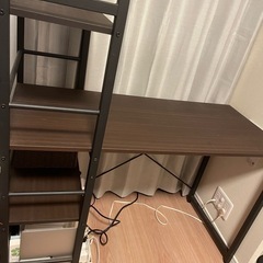 色んな用途で使えるデスク