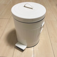 ペダル式ゴミ箱　