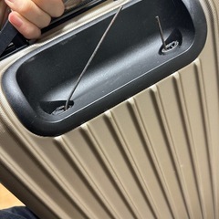 スーツケース持ち手破損の画像