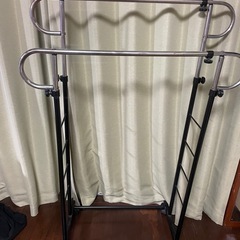 決まりました。ハンガーラック