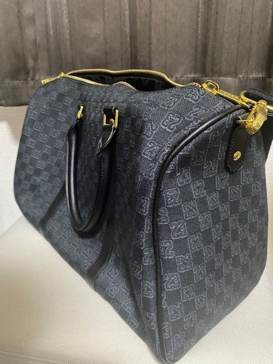 ジョーダンモノグラムダッフルバッグ Jordan Monogram Duffle Bag（Black/Gold)MA0759-023）