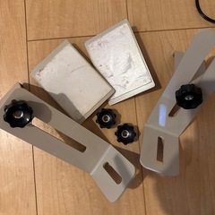 転倒防止金具 耐震 地震ホワイトボード、パーティション転倒防止　タフブラケット　の画像