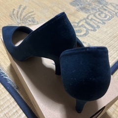 ★エスペランサ　パンプス　23.5センチ　黒　ふわふわ生地　一度使用　ヒール7センチほど★の画像