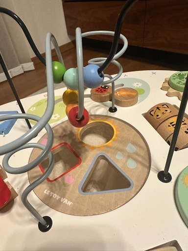 LE TOY VAN アクティビティテーブル木製知育玩具