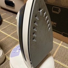 日立コードレスアイロンの画像